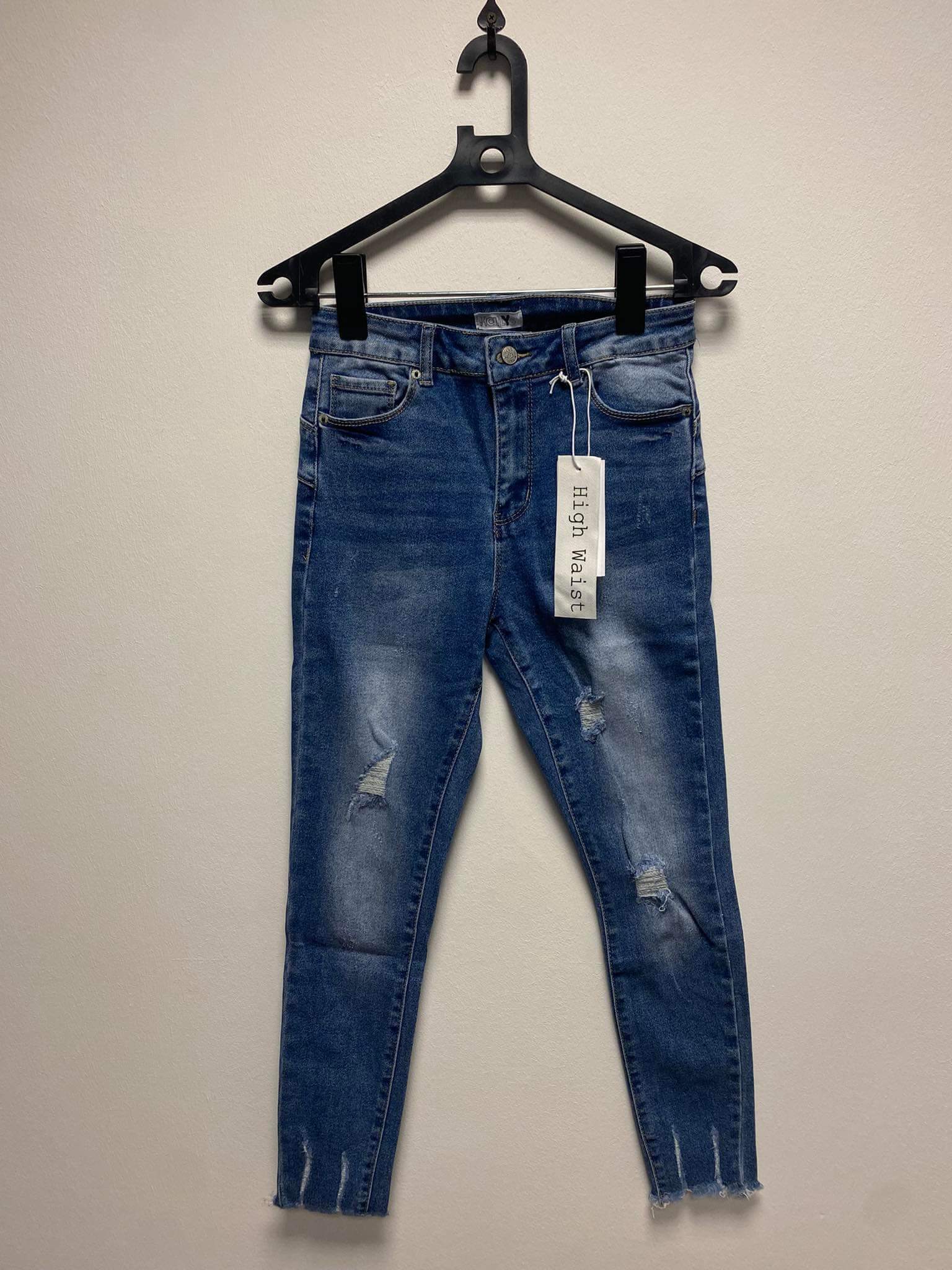 E6D90F51-8DC6-46E6-9822-DA3D0795D02B