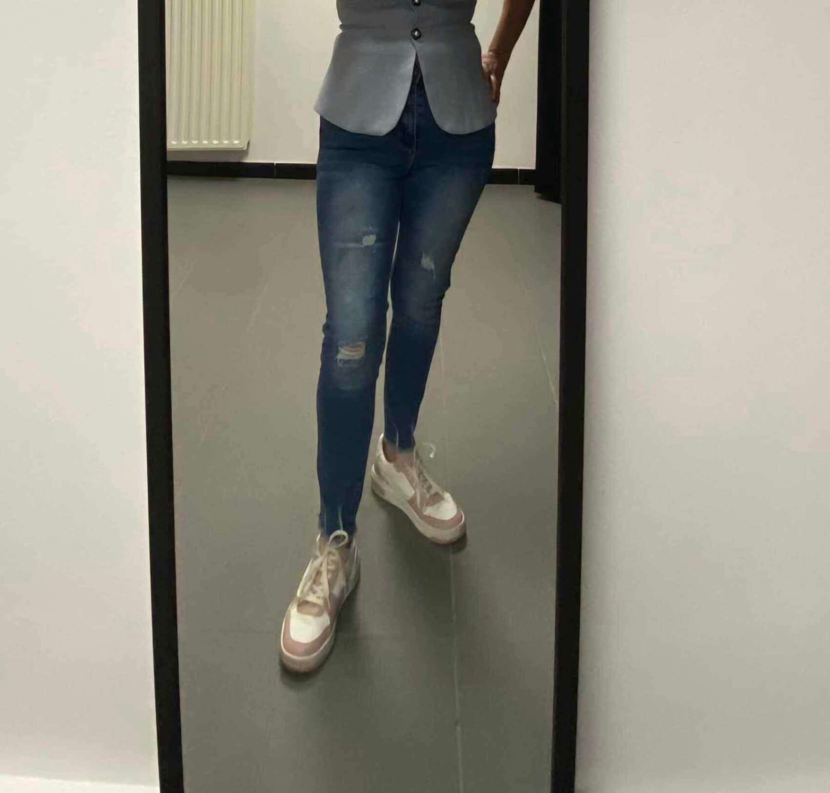 F707FE79-0E64-4889-97AE-AACBE5E67D98