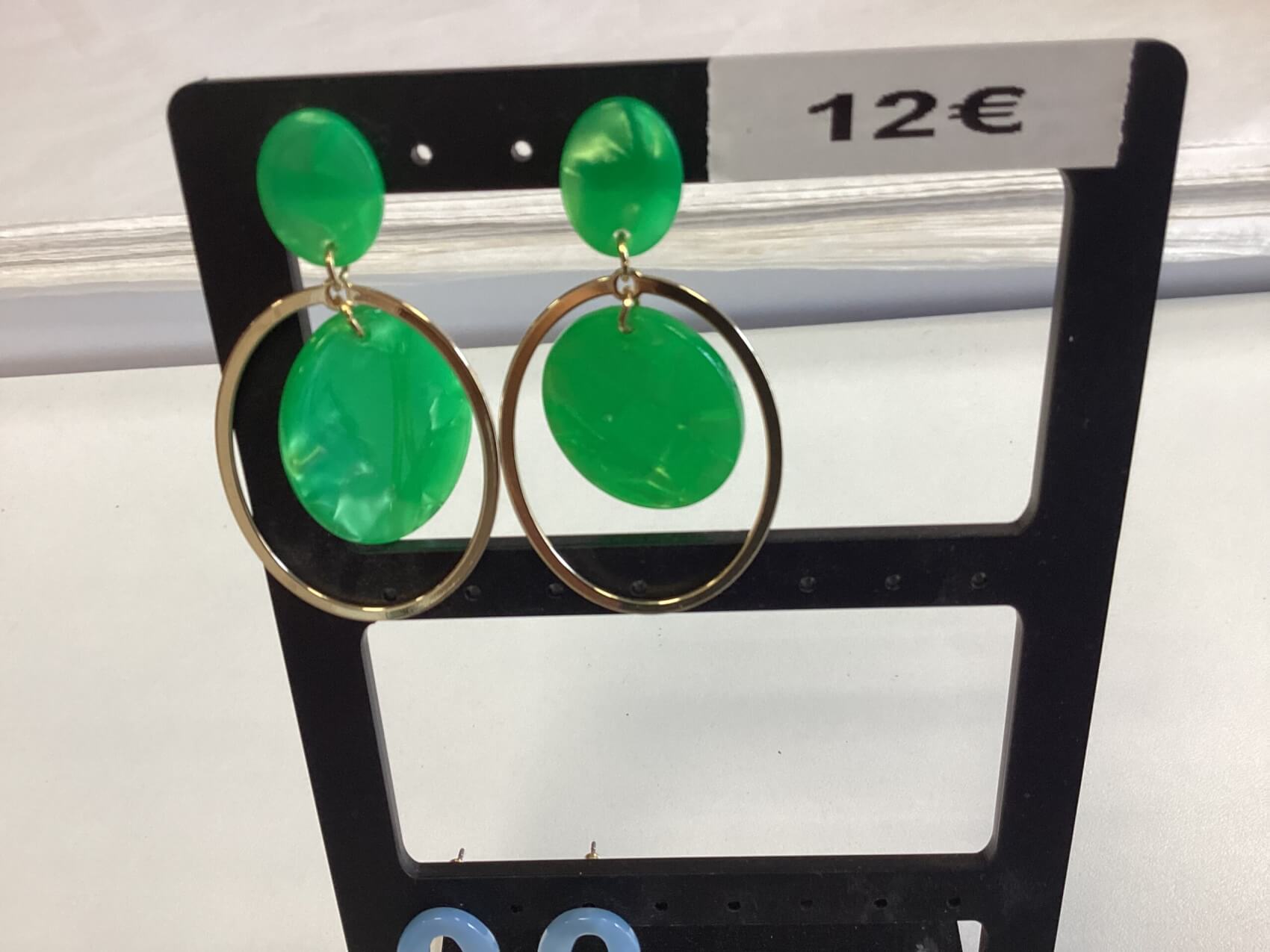 3849F64B-6817-404B-9748-9E46F094BA60