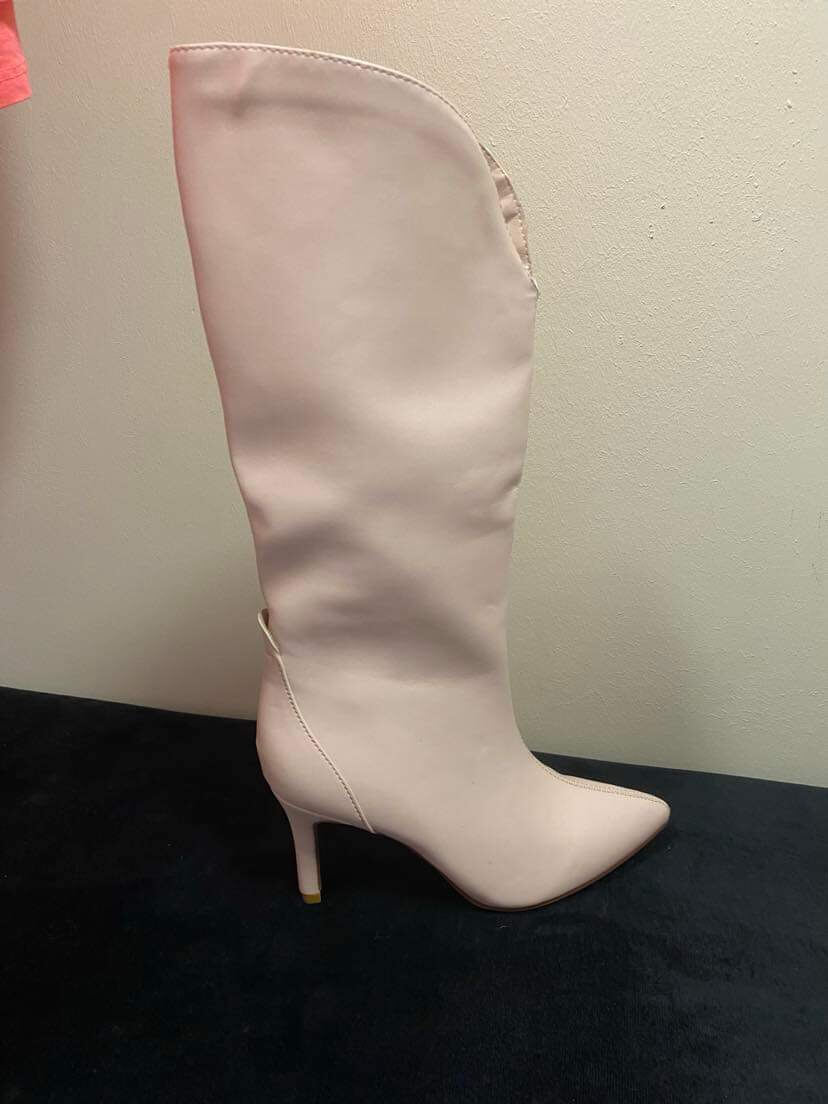 0D892C62-7678-4C9A-9A74-6E4775435FBC