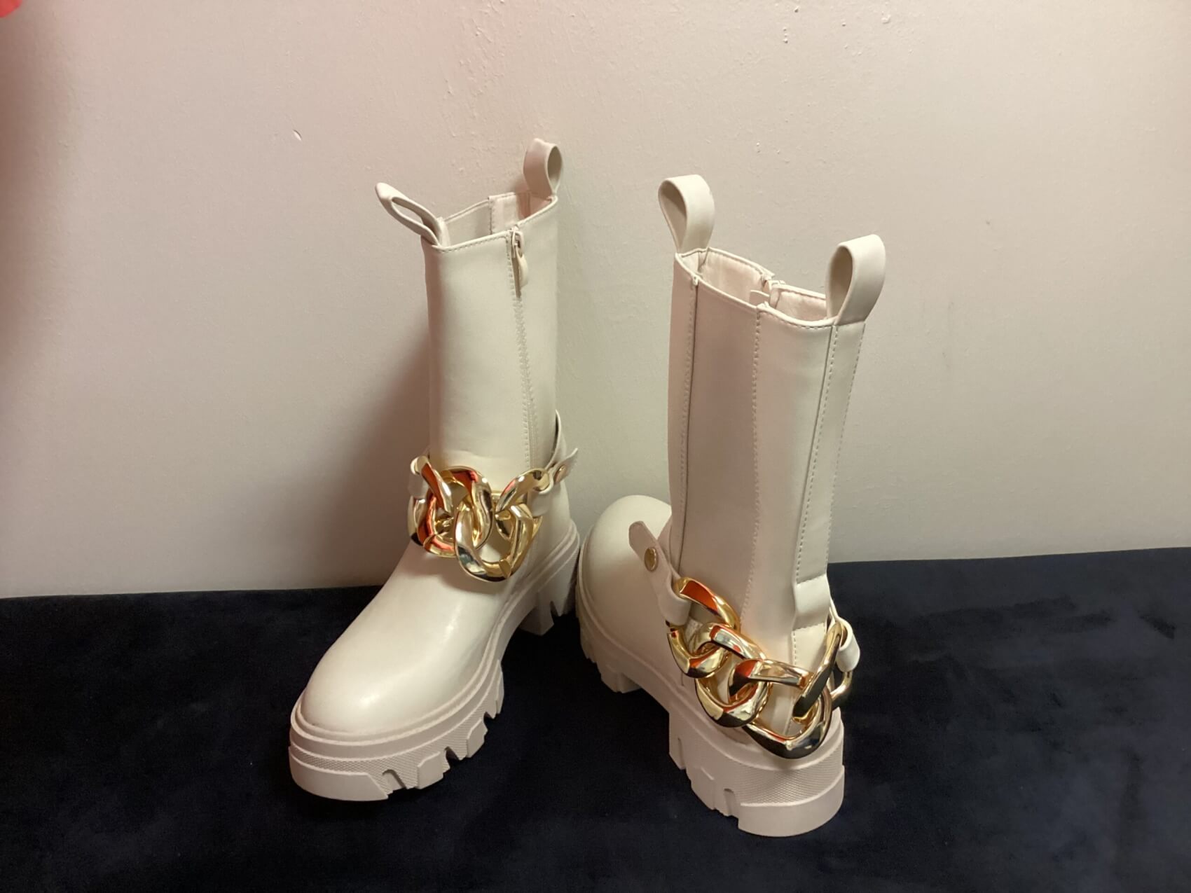 B37F9528-EF7F-4571-B3EE-C9DD254BBB4B